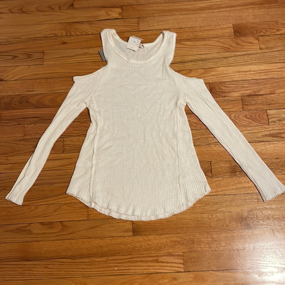 White cold shoulder long sleeve top lazy Sunday NWT size medium